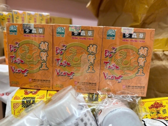 3 Bat Hai Vo Chong O Tphcm To Chuc San Xuat Thuoc Dong Y Gia Chua Chat Cam