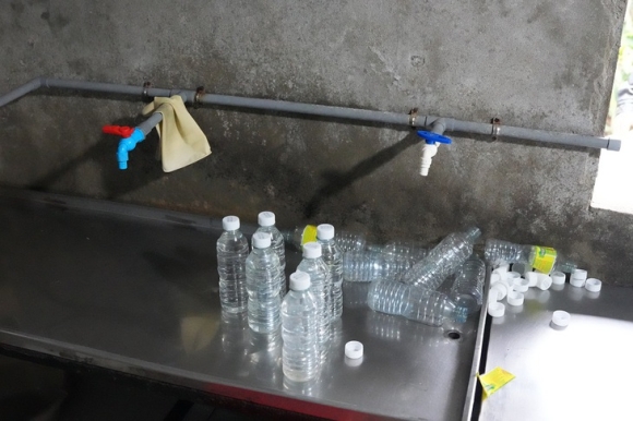 2 Xuong San Xuat 60000 Lit Giam Gia Lam Tu Axit Cong Nghiep Pha Nuoc La Gan Mac Len Men Tu Nhien