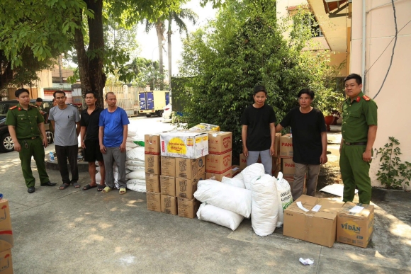 5 Triet Pha Cong Xuong Phu Phep Hang Chuc Tan Bot Ngot Nuoc Mam Bot Giat Gia Tuon Ra Cac Tiem Tap Hoa