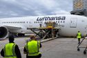 Đức: Máy bay Boeing 787 của Lufthansa sập càng đáp tại sân bay Frankfurt, nhiều người bị thương