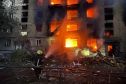 Kyiv rúng động sau đêm mưa bom lửa đạn: 13 người thiệt mạng, hơn 90 người bị thương