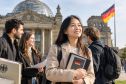 Đề xuất mới từ CDU: nhập quốc tịch Đức có thể khó hơn trong tương lai