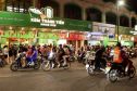 Hàng dài người xếp hàng mua kem Tràng Tiền trước ngày đóng cửa