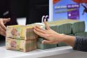 Có 200 triệu nên mua vàng hay gửi tiết kiệm để thu lợi nhuận cao hơn?
