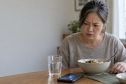 Rối loạn vị giác đột ngột: dấu hiệu cảnh báo biến cố mạch máu não ở người trên 40 tuổi