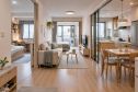 Căn hộ cũ 37m² ở trung tâm thành phố: Chia đôi phòng khách làm thêm phòng ngủ, gia đình 3 người vẫn sống thoải mái