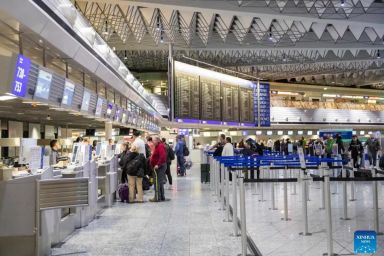 Hàng không châu Âu thiệt hại nặng do giá nhiên liệu bay tăng vọt