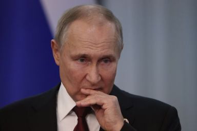 Đề xuất ngừng bắn ngày 9 tháng 5 của Putin: Nỗ lực hòa bình hay lá chắn an ninh cho Moscow?