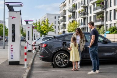 Đức mở lại chương trình trợ cấp xe điện: Tối đa 6.000 euro, người mua cần lưu ý gì?