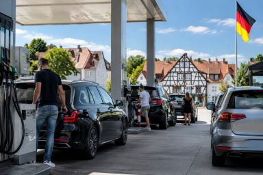 Giờ vàng đổ xăng ở Đức: Mẹo nhỏ có thể giúp tiết kiệm hàng trăm euro mỗi năm