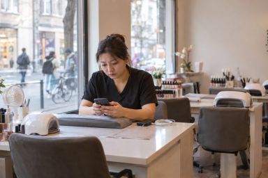 Ngành nail ở Đức đổi chiều: Ngồi cả ngày chờ khách, thợ nail bắt đầu lo chuyện giữ nghề