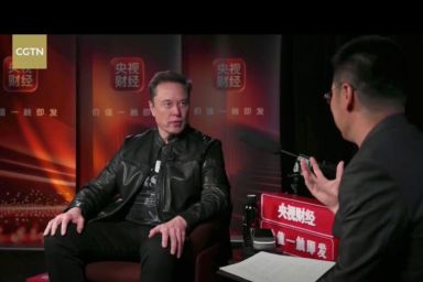 Elon Musk khuyên gen Z học cả nghệ thuật: khi AI làm được gần hết, con người còn lại gì?