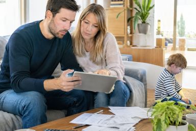 Hạ viện Đức thông qua chính sách hưu sớm: mỗi trẻ em được nhà nước trợ giúp 10 euro mỗi tháng