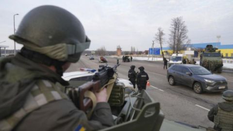 Sân bay bí mật ở Đông Âu nơi Mỹ chuyển vũ khí đến Ukraine