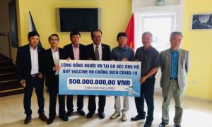 Người Việt tại Séc ủng hộ 500 triệu đồng cho Quỹ Vaccine phòng, chống COVID-19