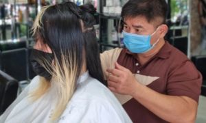 Người dân Đà Nẵng phấn khởi đi cắt tóc sau 2 tháng giãn cách xã hội