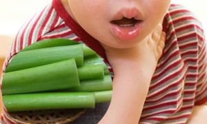 Bé 8 tuổi sốc phản vệ vì ăn mì tôm: Những lưu ý tối quan trọng cha mẹ cần biết...