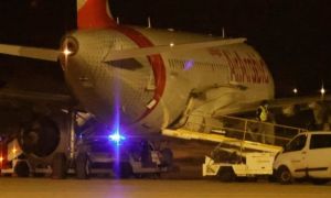 Giả hôn mê buộc máy bay hạ cánh, 21 hành khách vượt biên vào Tây Ban Nha
