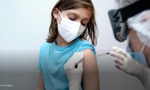 Châu Âu phê chuẩn vắc xin cho trẻ, Đức vượt 100.000 ca tử vong