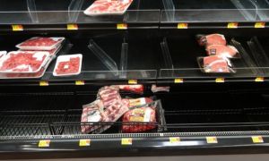 Omicron càn quét các siêu thị, cửa hàng Mỹ