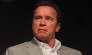 Bài phát biểu tuyệt vời của Schwarzenegger với người Nga: 