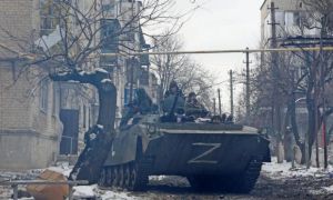 Nga không kích Donbass, Tổng thống Ukraine gia hạn thiết quân luật