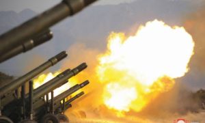 Tình báo Mỹ: Nga mua đạn pháo, tên lửa của Triều Tiên