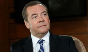 Ukraine phát lệnh truy nã ông Medvedev