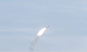Khắp Ukraine bị tấn công tên lửa, máy bay Nga bị bắn rơi