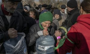 Ukraine hứa sắp xếp nơi trú ẩn ‘có điện, nước, sưởi’ cho người dân trong mùa...