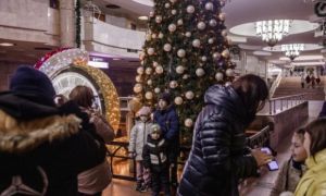 Giáng sinh dưới lòng đất ở thành phố Ukraine