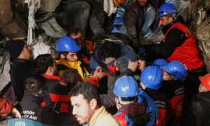 Nạn nhân động đất vượt 7.800, 10 tỉnh Thổ Nhĩ Kỳ áp dụng tình trạng khẩn cấp