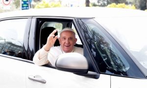 Giáo hoàng Francis xuất viện: 'Tôi không sợ, tôi vẫn còn sống'