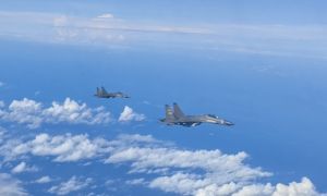 45 máy bay quân sự Trung Quốc áp sát Đài Loan