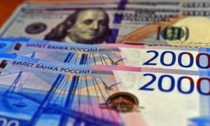 Đồng rúp Nga giảm xuống mức thấp nhất so với USD, euro