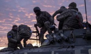 Cập nhất chiến sự Nga-Ukraine mới nhất: Ukraine ồ ạt tấn công 6 sở chỉ huy và...