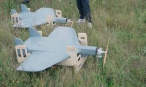 Ukraine sản xuất UAV tự sát 'cây nhà lá vườn' giống Shahed-136 siêu rẻ, siêu...
