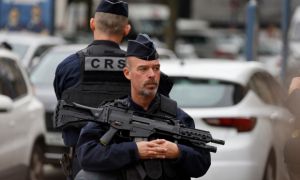 Pháp báo động an ninh cao nhất sau vụ đâm dao trường học