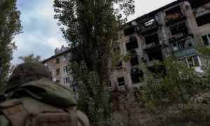 Ukraine tuyên bố đẩy lùi 10 cuộc tấn công của Nga vào thành phố chiến lược...