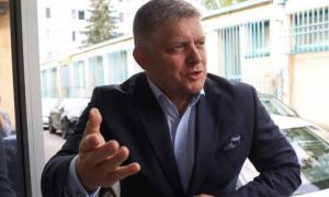 Thủ tướng Slovakia từ chối viện trợ quân sự cho Ukraine, ủng hộ đàm phán hòa...