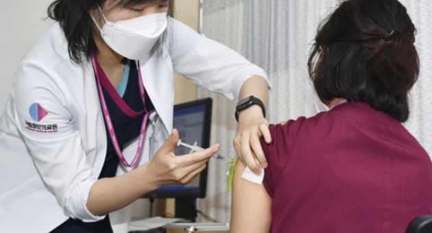 Nhật Bản ghi nhận 196 người tử vong sau khi tiêm vắc xin Covid-19