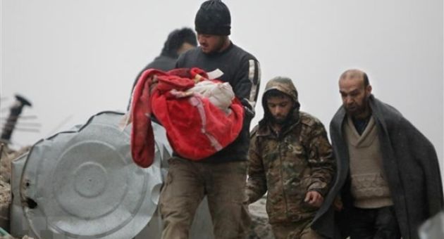 Động đất ở Thổ Nhĩ Kỳ, Syria: Vật lộn tìm nạn nhân trong mưa tuyết