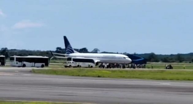 Máy bay Panama quay đầu vì nhầm bỉm là bom