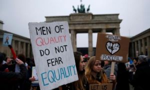 Hàng nghìn người biểu tình ở Berlin sau khi Trump nhậm chức