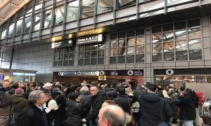 Hàng chục người khó thở vì khí lạ tại sân bay Hamburg