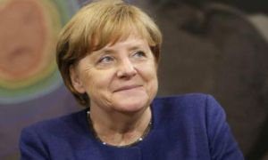 Thủ tướng Đức Angiela Merkel đang thay đổi quan điểm về Châu Âu