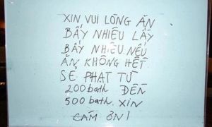 Những tấm biển tiếng Việt ở nước ngoài nhìn mà thấy xấu hổ