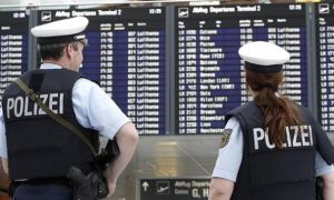 Sân bay Frankfurt ở Đức: Kẻ lạ tấn công hơi cay vào mặt, nhiều người bị thương