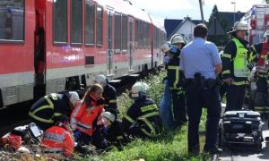 Đức: Lại thêm một vụ tai nạn đau lòng, thiếu nữ 16 tuổi thương nặng vì bị tàu...