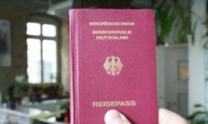 Người Việt ở Đức: Có nên vào quốc tịch Đức trong thời gian này?